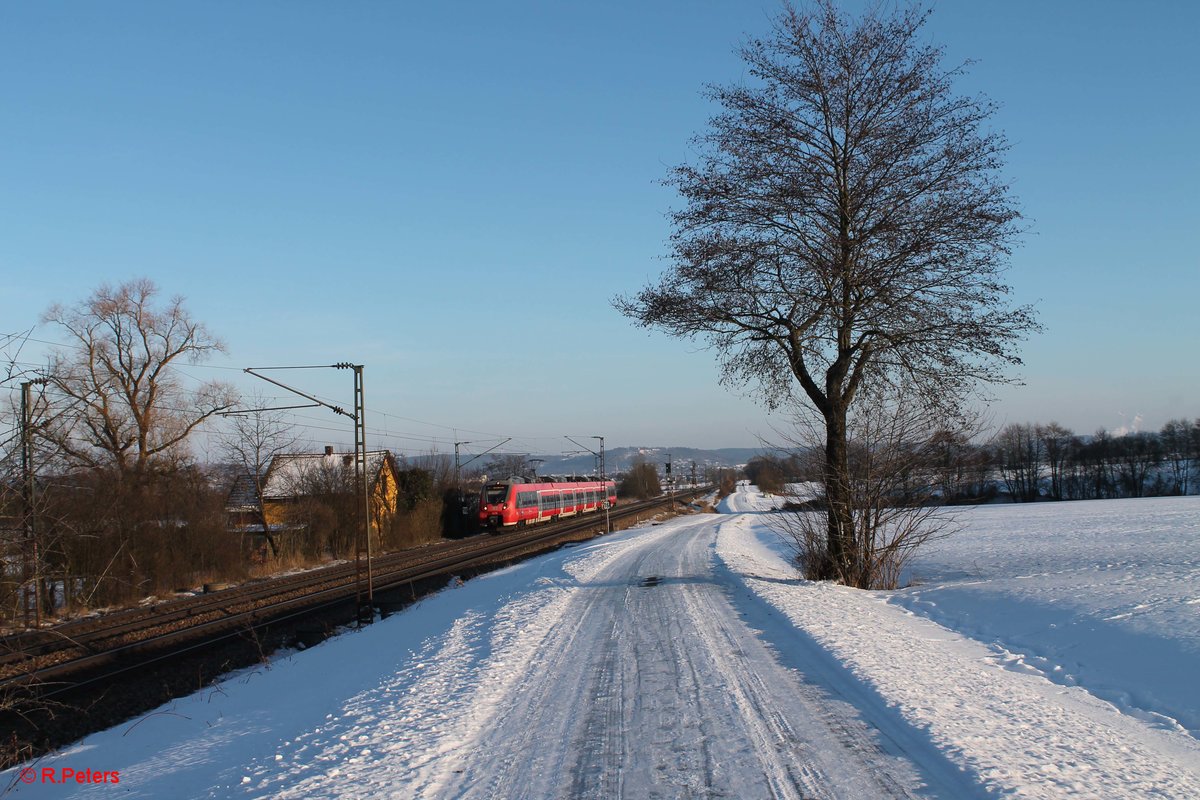 442 266 als R5 39352 Neumarkt/Oberpfalz - Nürnberg HBF bei Pölling. 26.01.17