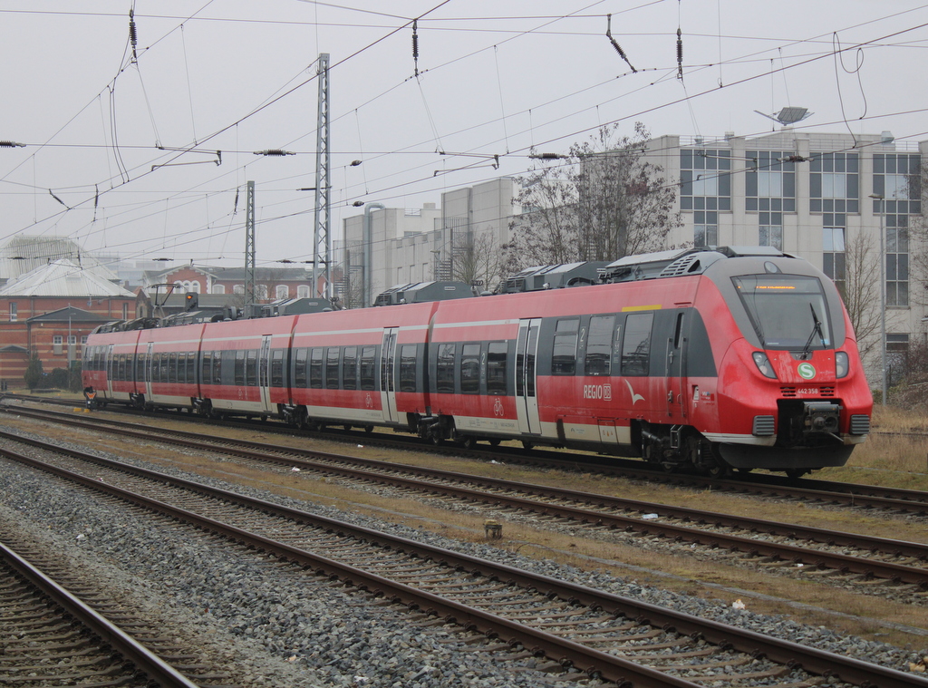 442 358 als S2(Güstrow-Warnemünde)bei der Einfahrt im Rostocker Hbf.21.02.2025