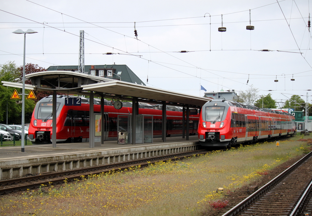 442 850-4 und 442 352-1 haben sich am 09.05.2014 auf ein Kaffee in Warnemnde getroffen.