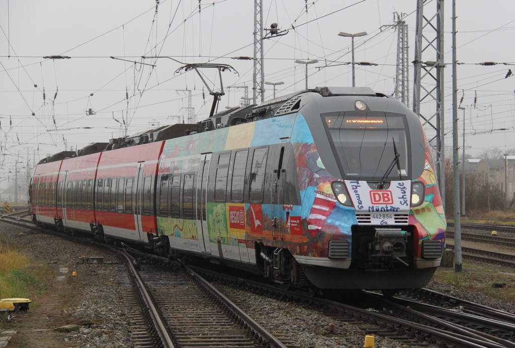 442 854 als S1(Rostock-Warnemnde)bei der Bereitstellung im Rostocker Hbf.25.11.2016