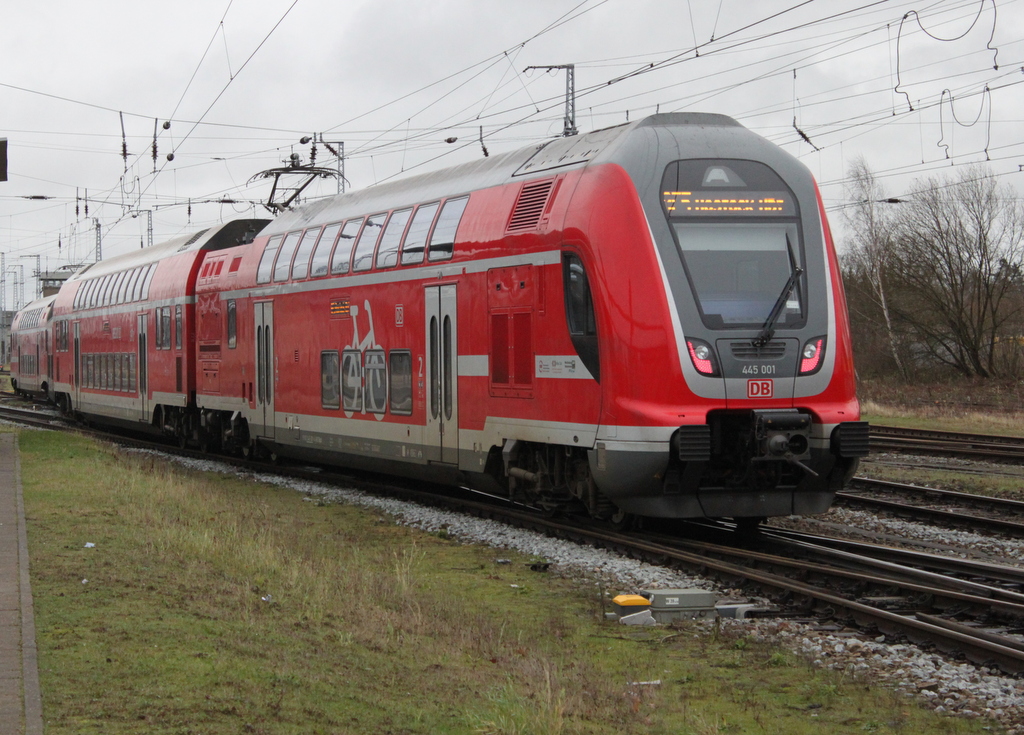 445 001-4+Twindexxwagen DBpza 782.1+445 007-1  beim Rangieren am 11.01.2019 im Rostocker Hbf.