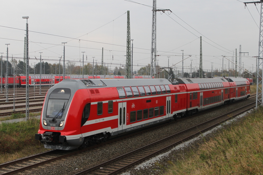 445 003-0+Mittelwagen+445 007-1 als Personalschulungsfahrt bei der Einfahrt im Rostocker Hbf.20.10.2017