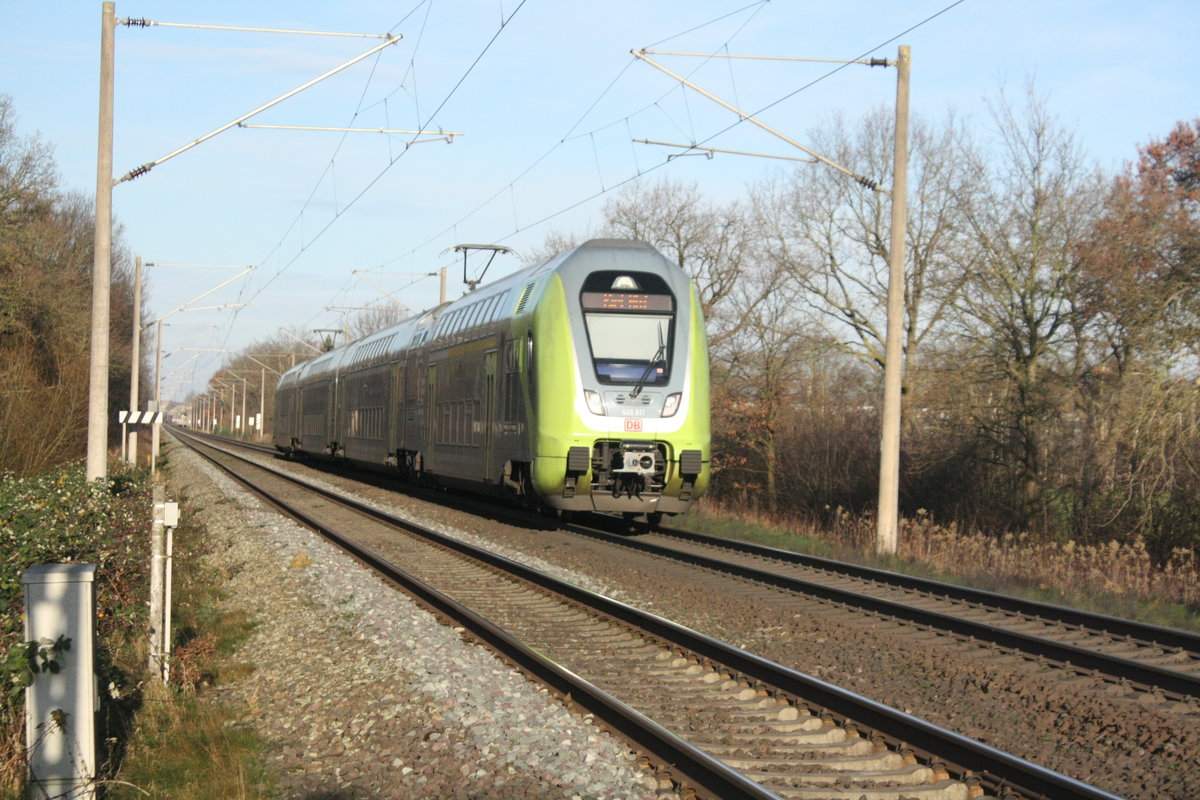 445 011 mit ziel Kiel Hbf bei Hahnenkamp am 18.12.20