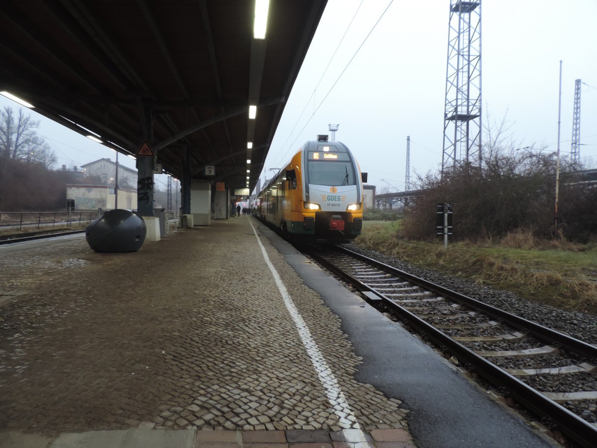 445.112 als RE 63872(Wismar-Cottbus)kurz vor der Ausfahrt im Bahnhof Bad Kleinen.05.03.2016