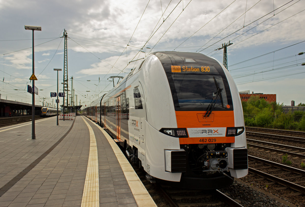 462 029 sonnt sich am 24.04.19 in Hamm. Naheliegendes Ziel der beiden Triebwagen knnte das RRX-Betriebswerk im nahegelegenen Dortmund-Eving gewesen sein.