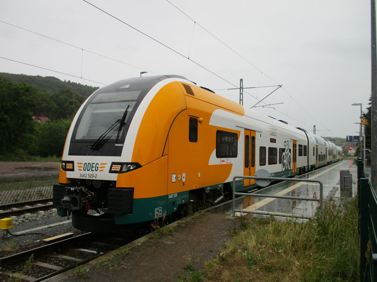 462 520 pendelte,am 01.Juli 2023,zwischen Lietzow und Sassnitz/Binz.Hier vor Abfahrt in Sassnitz nach Lietzow.