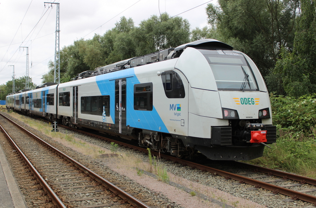 4746 804 stand am 17.07.2022 im Rostocker Hbf abgestellt.