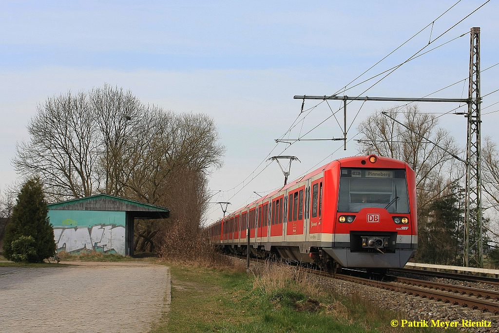 474er-Doppel als S3 nach Pinneberg am 18.03.2015 in Neukloster (Kreis Stade)