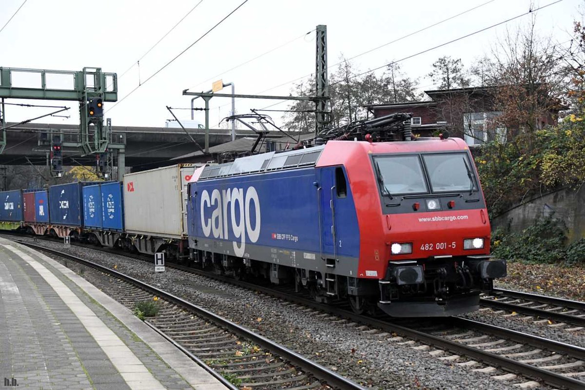 482 001-5 fuhr mit einen containerzug durch hh-harburg,27.11.20