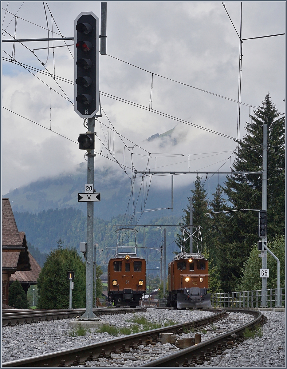 50 Jahre Blonay Chamby - MEGA BERNINA FESTIVAL -  Bündner Tag im Saaneland : Die BB Ge 4/4 81 (RhB Ge 4/4 181) und die RhB Ge 4/4 182 zeigen sich in Gstaad als Parallel-Fahrt.
14. Sept. 2018