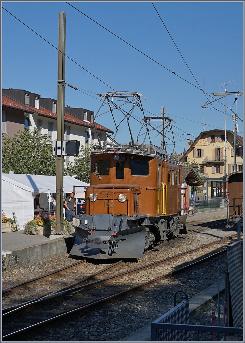 50 Jahre Blonay Chamby - MEGA BERNINA FESTIVAL: Das RhB Berninabahn Krokodil Ge 4/4 182 in Blonay.
9. Sept. 2018