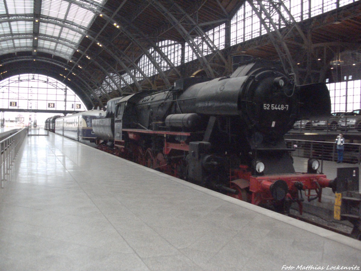 52 5448-7 auf dem Museumsgleis 24 im Bahnhof Leipzig Hbf am 15.2.14