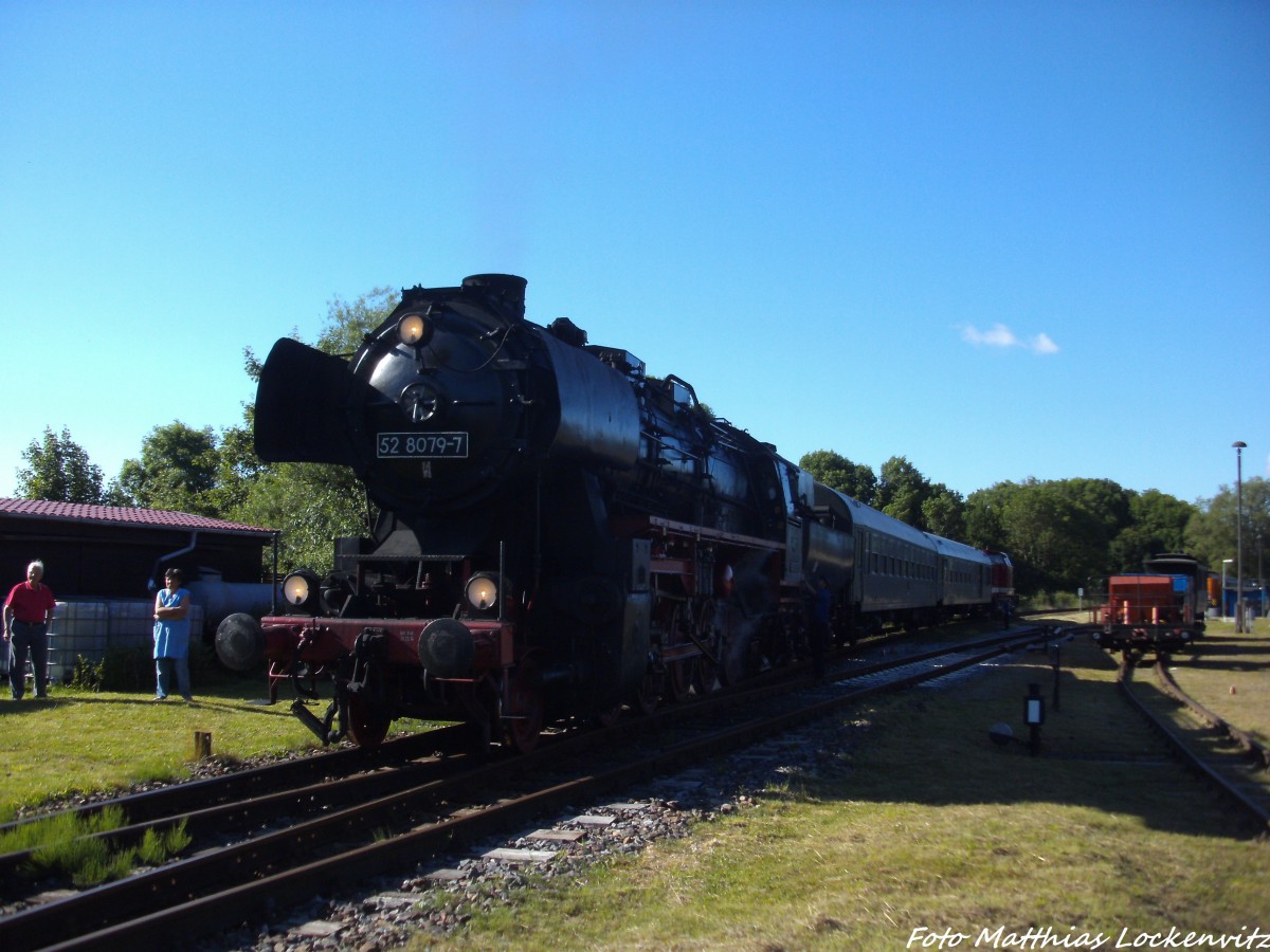 52 8079 und 112 565-7 auf Rangierfahrt im Bahnhof Putbus am 14.6.14