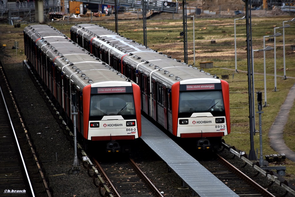 6 einheiten des DT3E der HVV waren abgestellt beim bf hh-billstedt,04.03.17