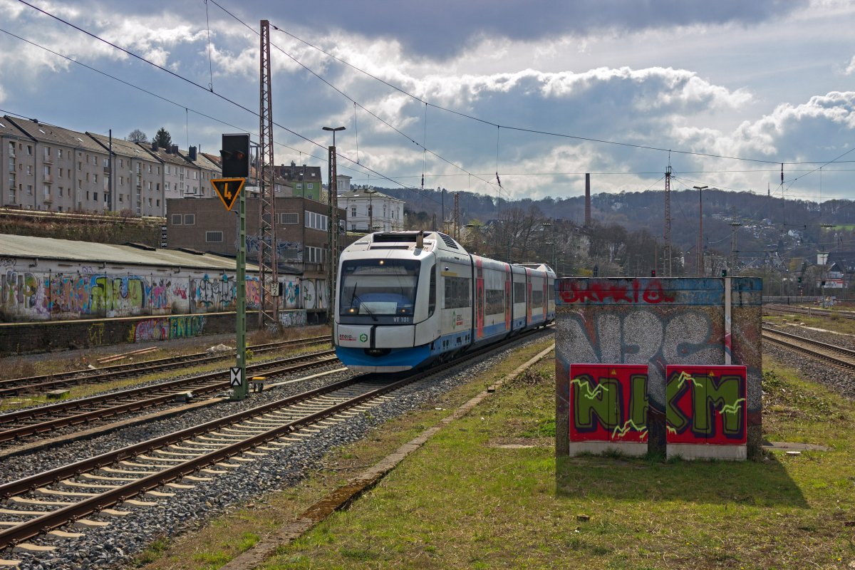 609 101 am 03.04.2021 in Wuppertal-Steinbeck.