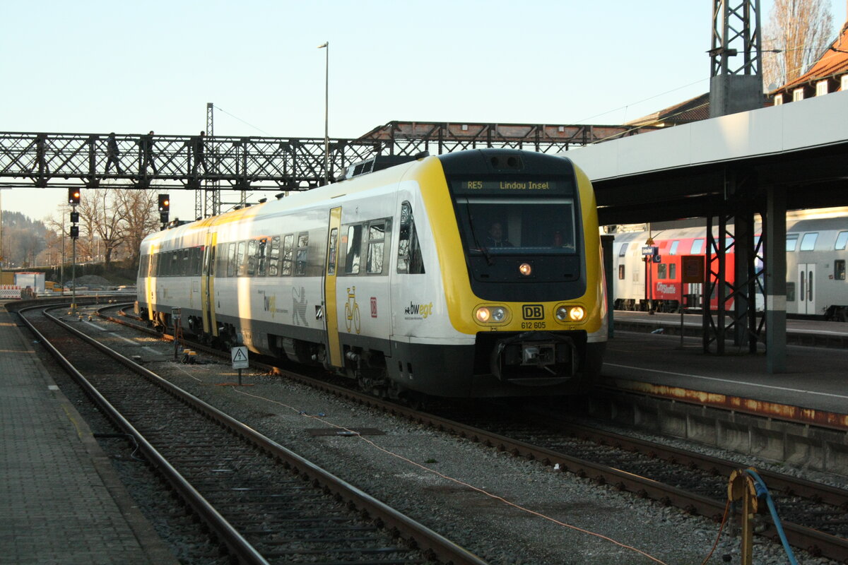 612 105/605 bei der Einfahrt in den Endbahnhof Lindau Insel (ehemals Lindau Hbf) am 24.3.21