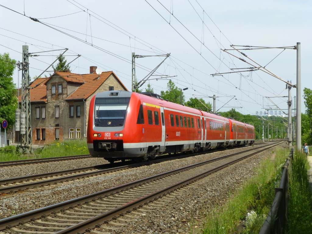 612 148 hat sich gerade mit einer Schwestereinheit auf den Weg von Erfurt nach Würzburg begeben, Erfurt Bischleben am 21.5.14.