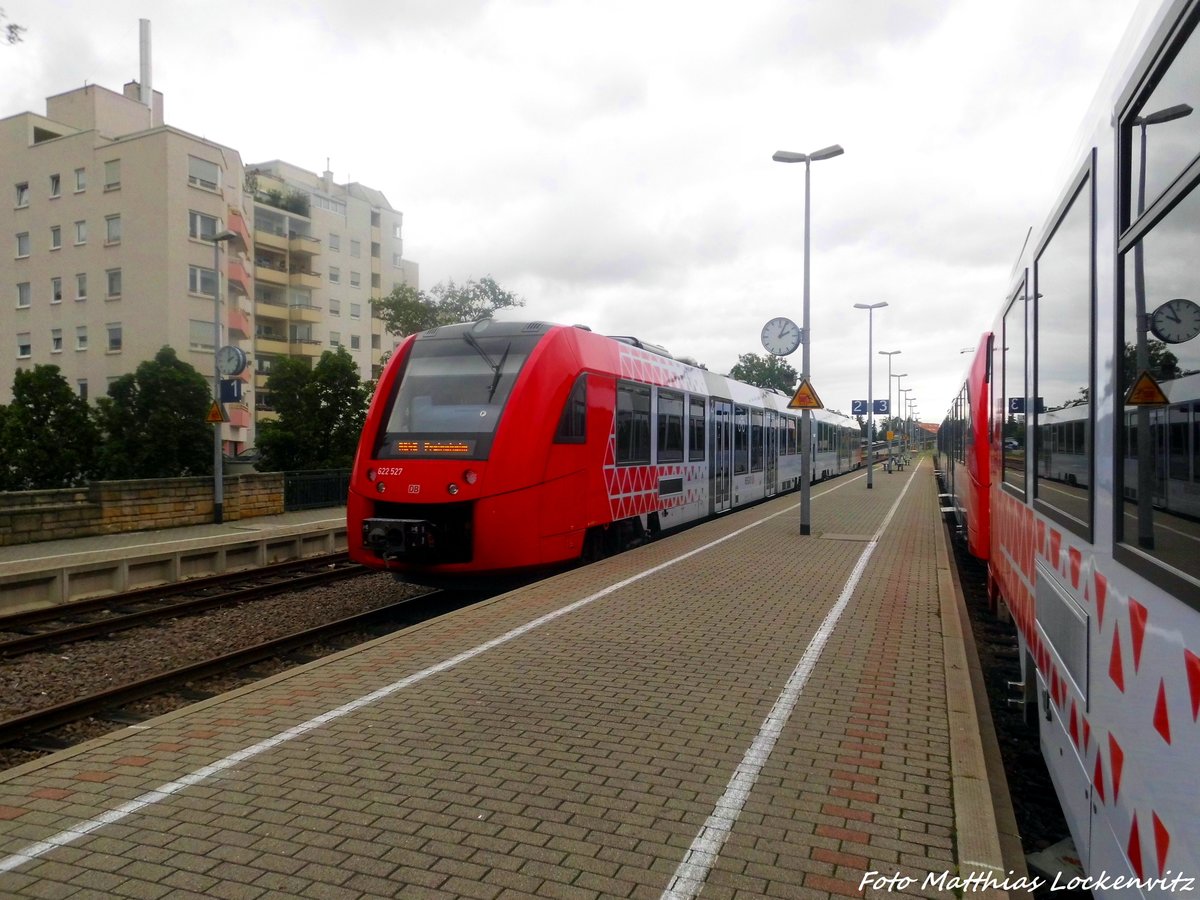 622 527 / 027 verlsst den Bahnhof Bad Drkheim am 30.5.16