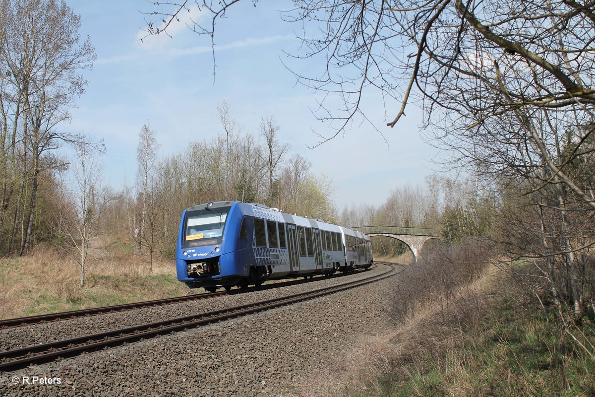 622 911 als OPB 79727 Marktredwitz - Regensburg bei Schönfeld. 05.04.16