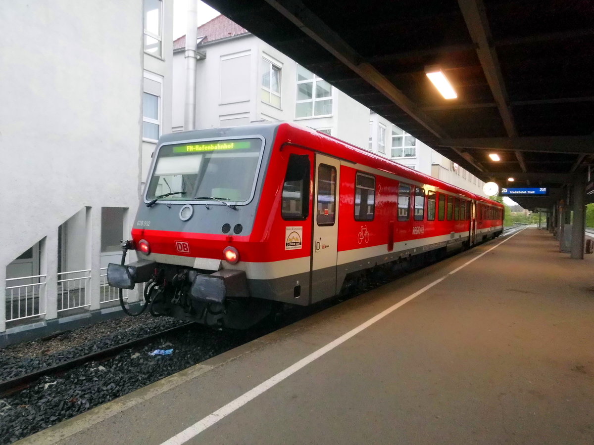 628 902/629 002 im Bahnhof Friedrichshafen Hafen am 17.4.17