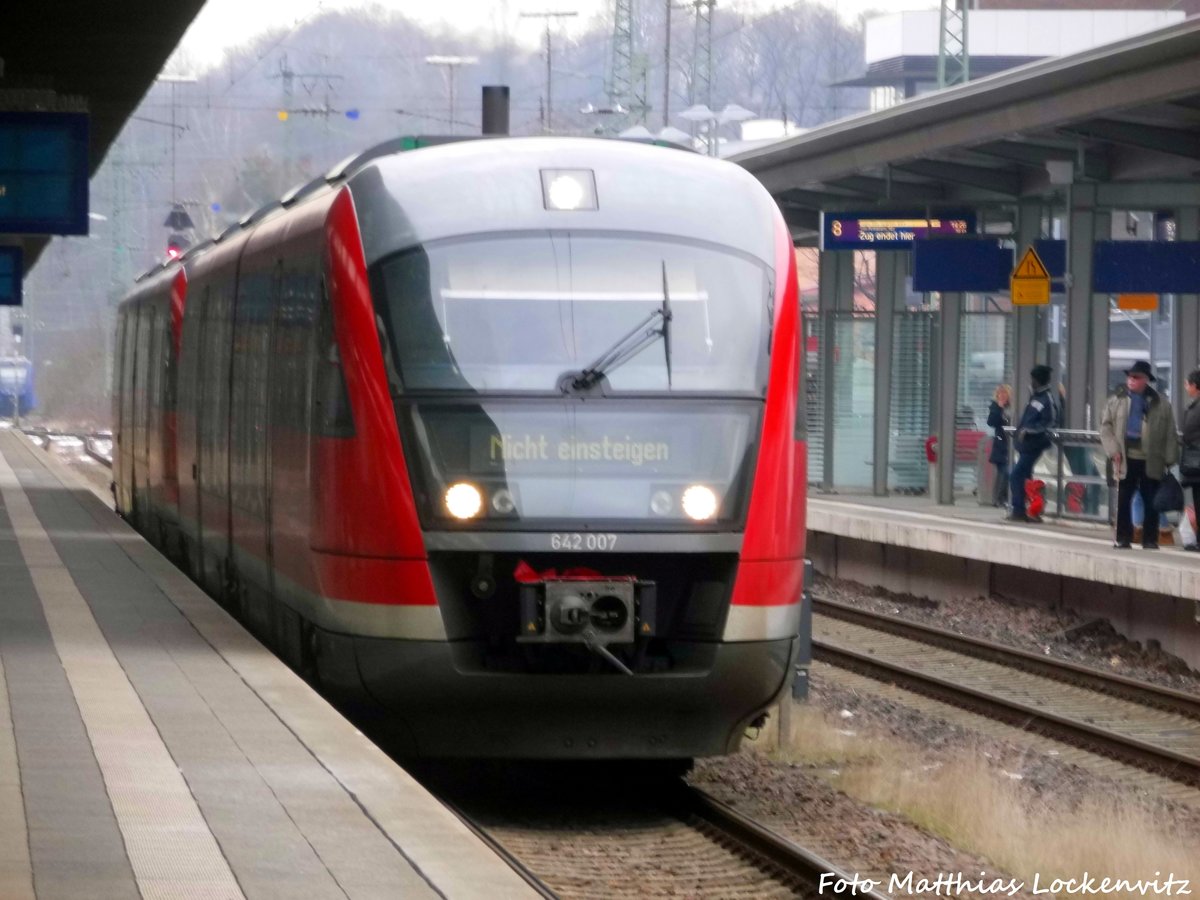 642 007/507 mit 642 XXX / XXX im Bahnhof Kaiserslautern Hbf am 28.1.17