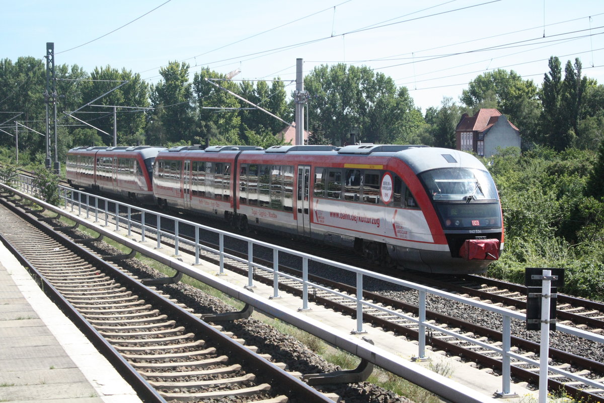 642 033/533 mit 642 034/534 als IRE mit ziel Wroclaw Glowny bei der vorbeifahrt am S-Bhf Berlin Plnterwald am 31.7.20