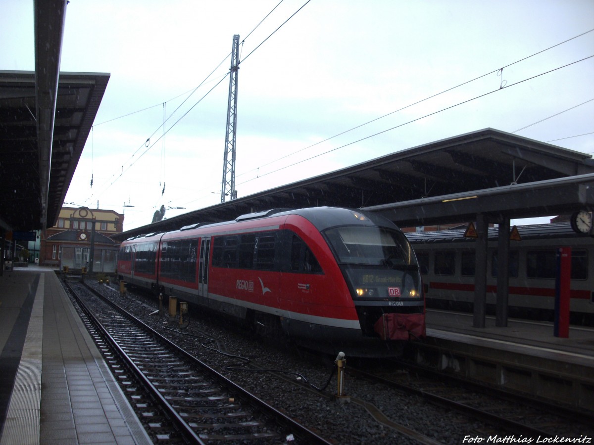 642 049/549 als RB12 mit ziel Graal-Mritz im Bahnhof Rostock Hbf am 27.9.13