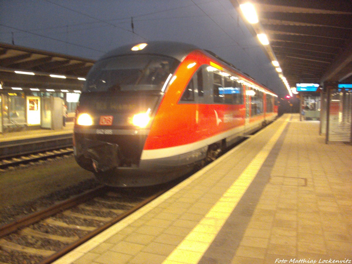 642 185 / 685 als RE8 mit ziel wismar im Bahnhof Rostock Hbf am 14.12.13