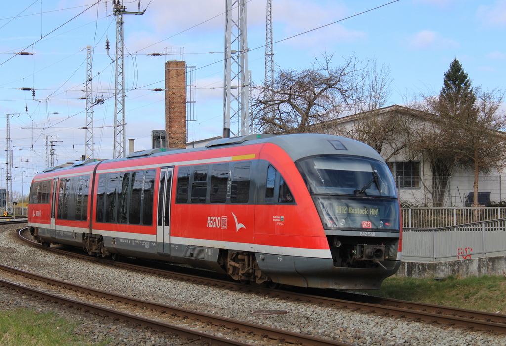 642 548 als RB 12 von Graal-Müritz nach Rostock Hbf bei der Einfahrt im Rostocker Hbf.17.03.2024