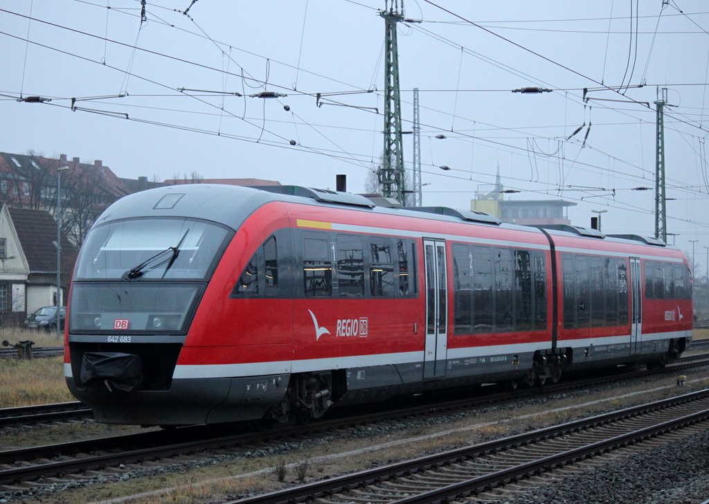 642 683 stand am 13.12.2013 eisam und verlassen im Rostocker Hbf.