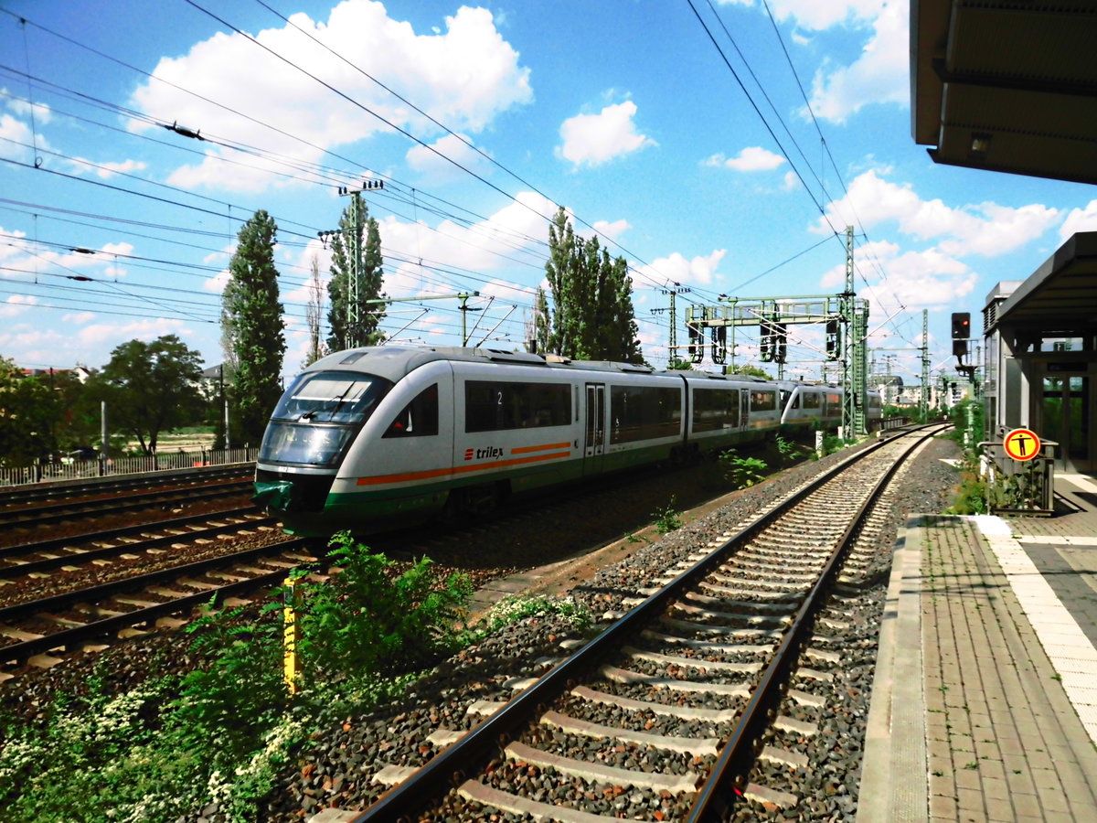 642 XXX vom Trilex als RE2 mit ziel Görlitz bei der vorbeifahrt am Bahnhof Dresden Freiberger Straße am 5.9.18