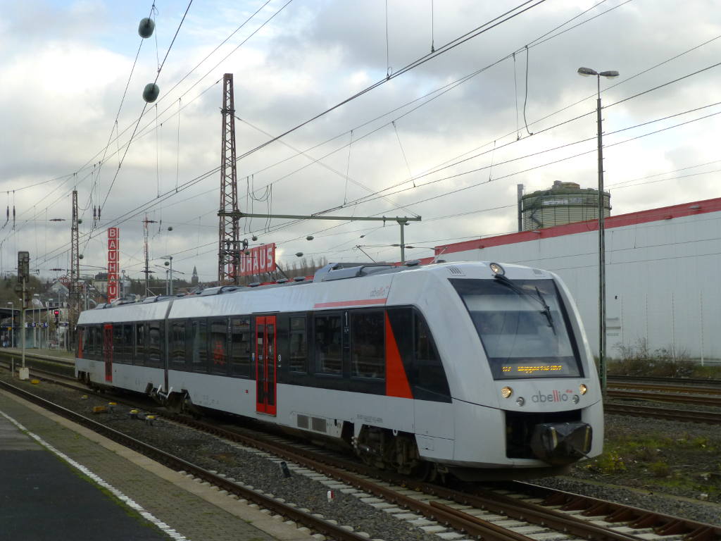 648 007 der Abellio als S7 in Oberbarmen, 23.12.15