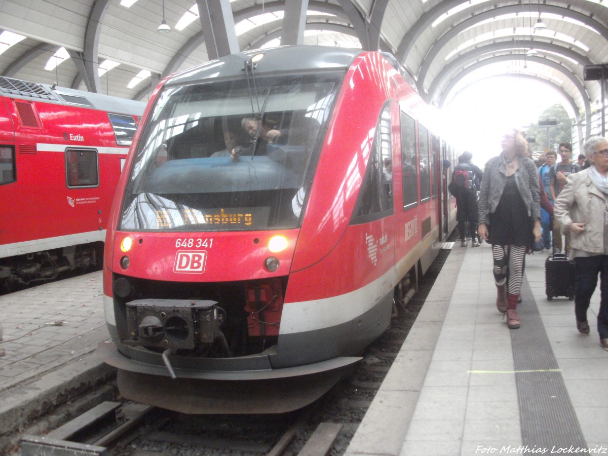 648 341 / 841 als RB mit ziel Flensburg im Bahnhof Kiel Hbf am 2.10.14