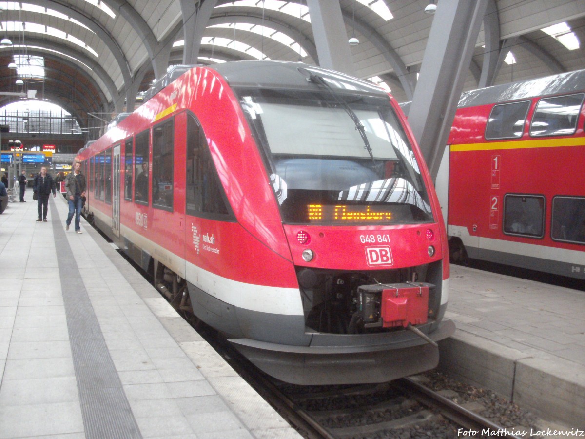 648 341 / 841 als RB mit ziel Flensburg im Bahnhof Kiel Hbf am 2.10.14