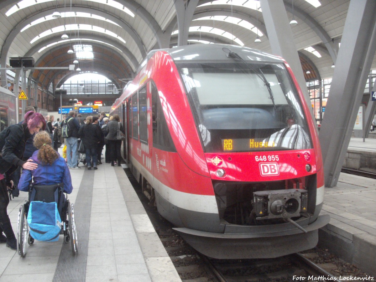 648 455 / 955 als RB mit ziel Husum im Bahnhof Kiel Hbf am 2.10.14