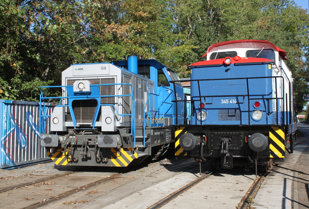 650 077-7 und 345 414 waren am Morgen vor dem Lokschuppen im Rostocker Fracht und Fischereihafen abgestellt.22.09.2019