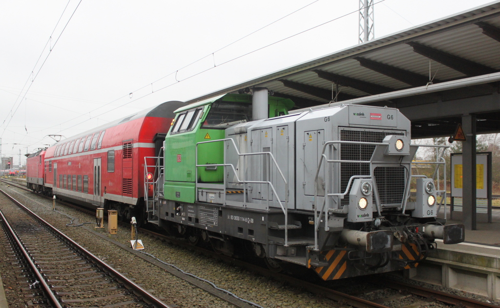 650 114-8 stand am Nachmittag des 06.12.2019 im Rostocker Hbf.