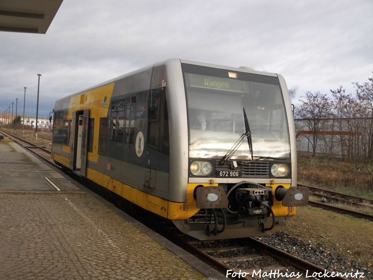 672 906 im Bahnhof Naumburg (Saale) Ost am 30.1.16