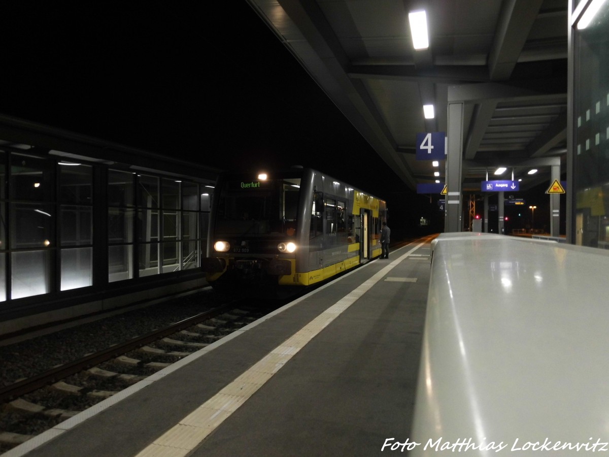 672 909 mit ziel Querfurt im Bahnhof Merseburg am 15.12.15