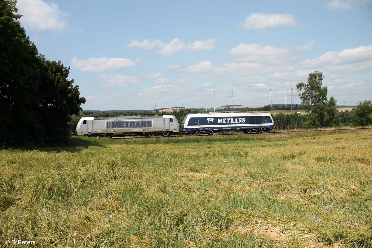 761 004 und 386 034 am Schluss vom Elbtal-Umleiter bei Seußen. 21.07.21