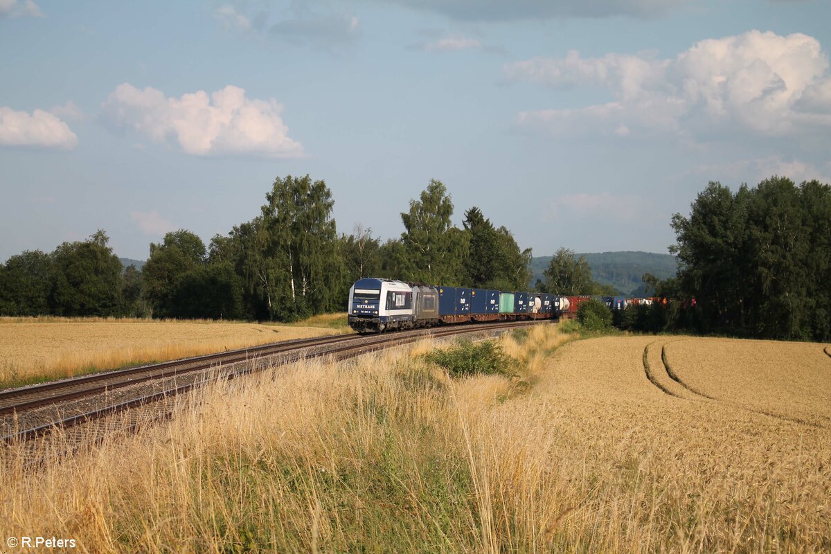 761 005-9 und 386 028-5 mit einem Elbtal Umleiter von Cheb nach Hof bei Unterthölau. 23.07.21