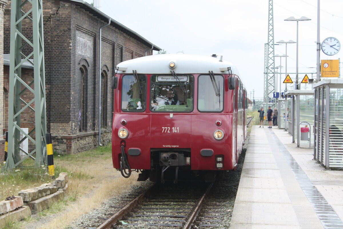 772 140 und 772 141 im Bahnhof Bergen auf Rgen am 31.7.21