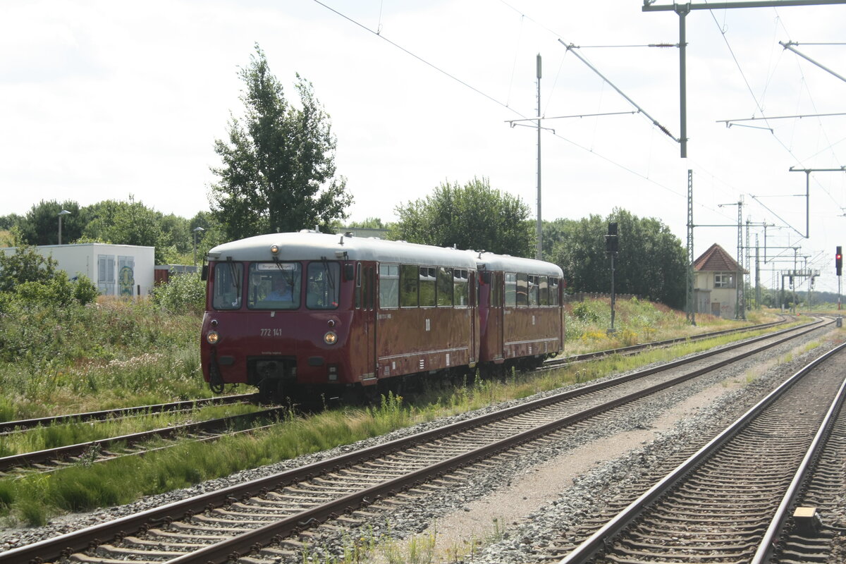 772 140 und 772 141 bei Rangierfahrten im Bahnhof Bergen auf Rgen am 30.7.21