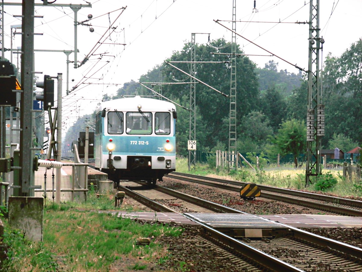 772 312 auf Rangierfahrt im Bahnhof Güsen (b Genthin) am 2.6.18