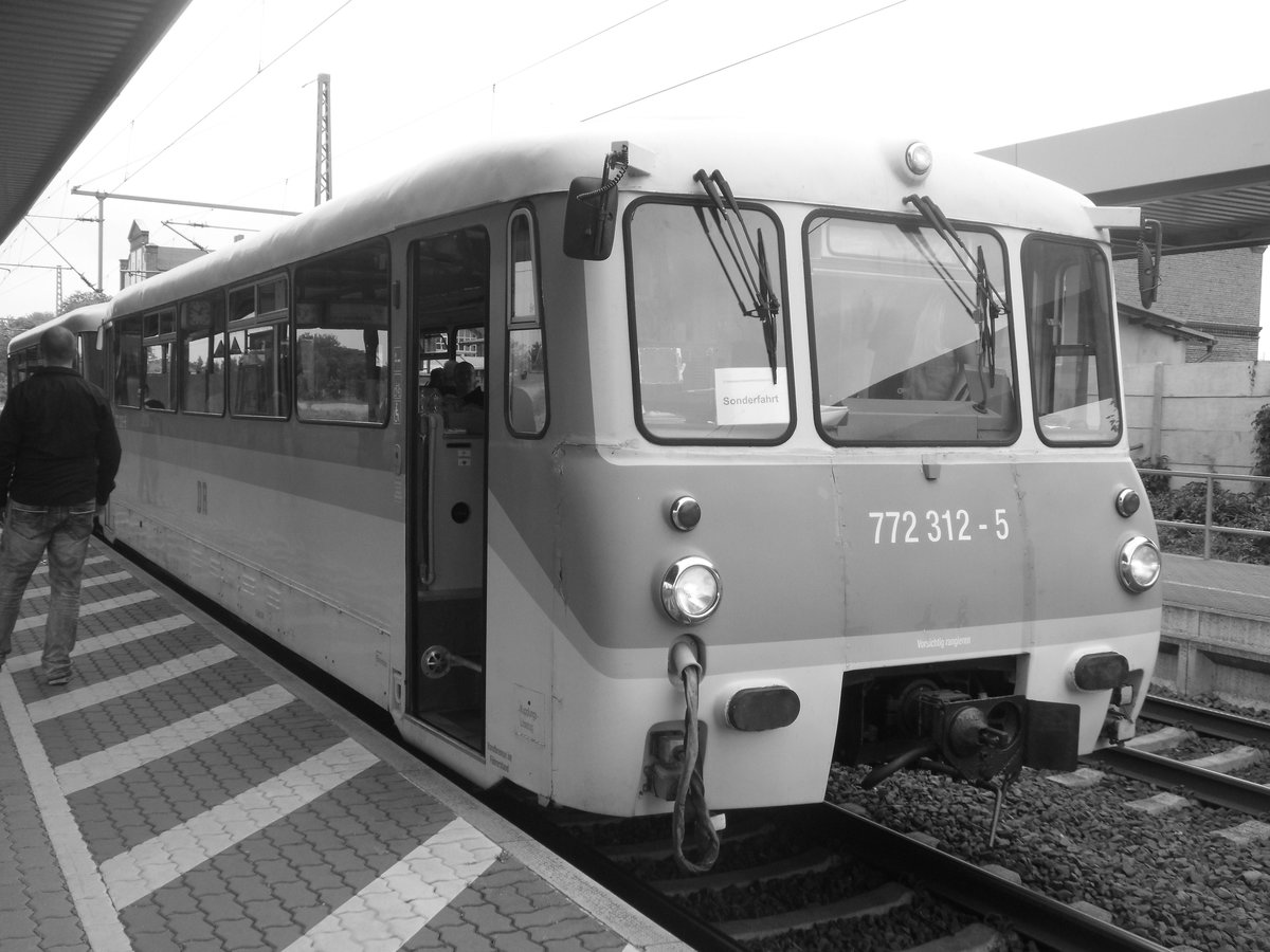 772 312 mit 972 771 im Bahnhof Magdeburg Hbf am 3.6.18