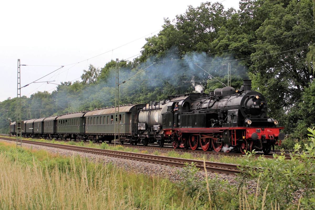 78 468 auf den Weg nach Hamburg. Aufgenommen am 11.07.2015 in Tostedt - Dreihausen.