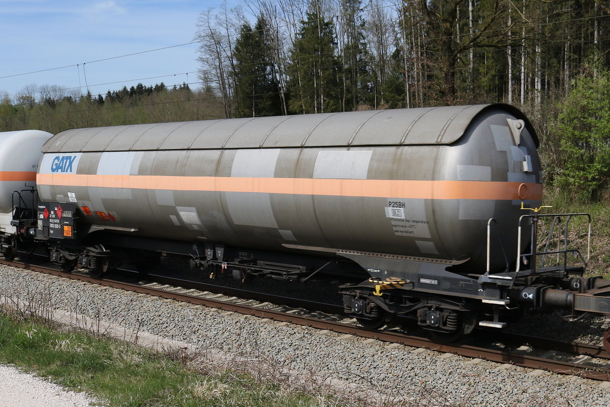 7813 028 (Zags) von  GATX  am 15. April 2020 bei Grabensttt.