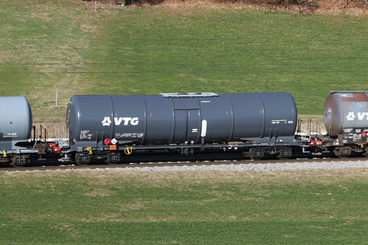 7843 781 (Zacns) von  VTG  am 18. Februar 2024 bei Axdorf.