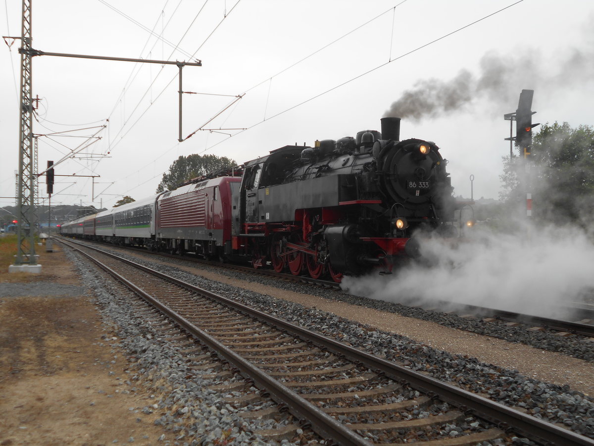 86 1333 leistete der PRESS 189 800,am 15.Juni 2019,von Bergen/Rgen bis Putbus Vorspann.