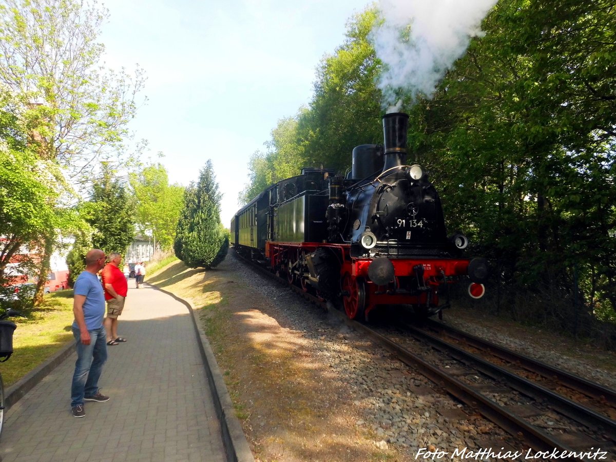 91 134 am Zugschuss verlsst den Endbahnhof Lauterbach Mole am 22.5.16